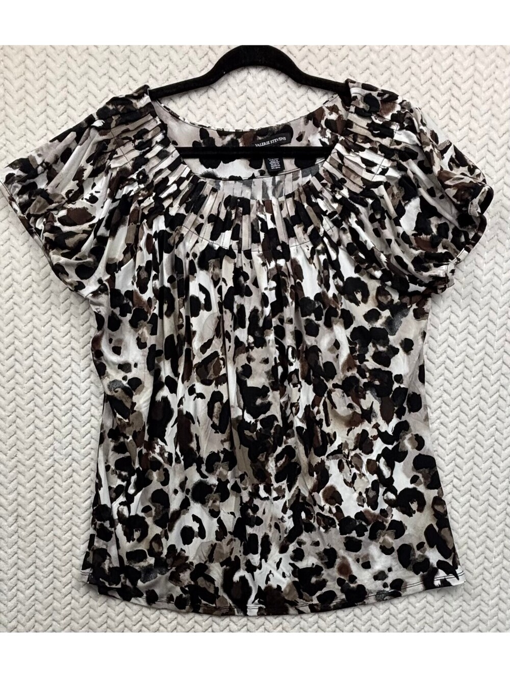 Valerie Stevens XL Animal Print Short Sleeve Blouse